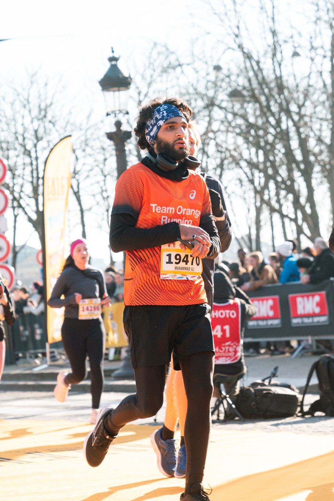 Ali Zaman courant lors d'une course sur route